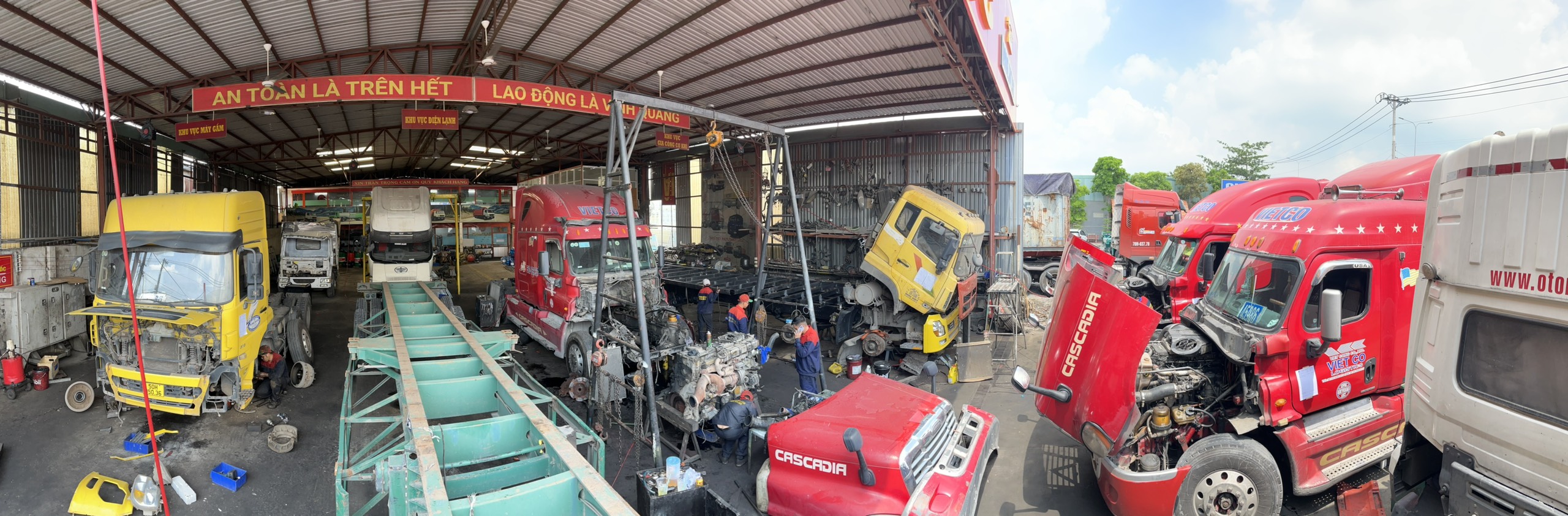 Chuyên sửa chữa xe đầu kéo mỹ Freightliner Cascadia tại Sài Gòn