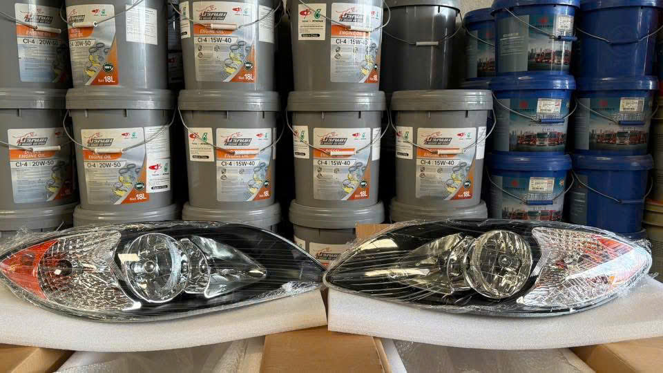 Đèn pha đầu kéo mỹ International Prostar - Depo
