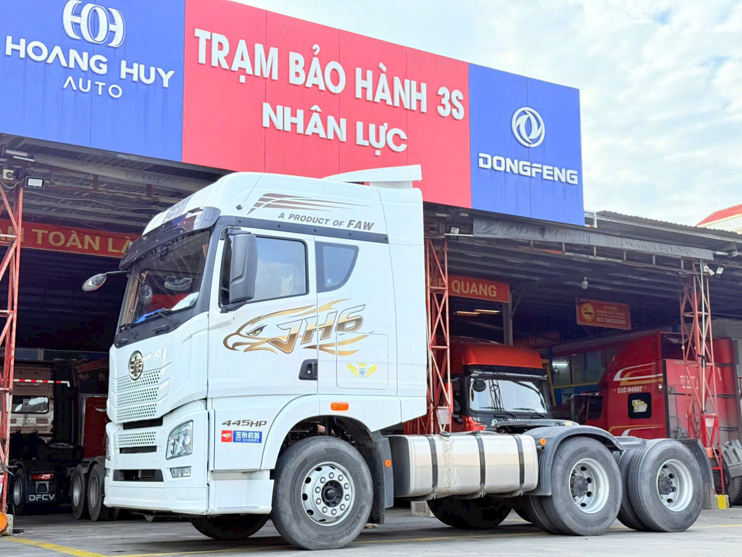 XE ĐẦU KÉO FAW JH6 445HP
