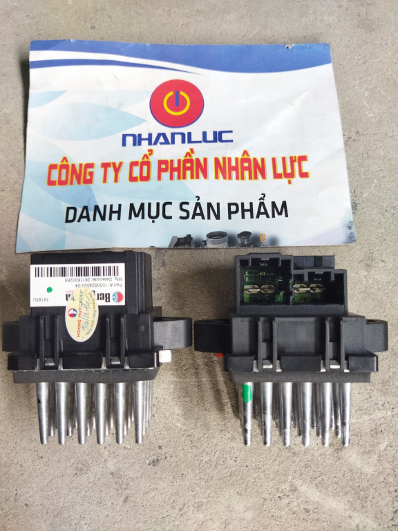 Trở quạt điều hòa trước xe đầu kéo mỹ International 6118795C2